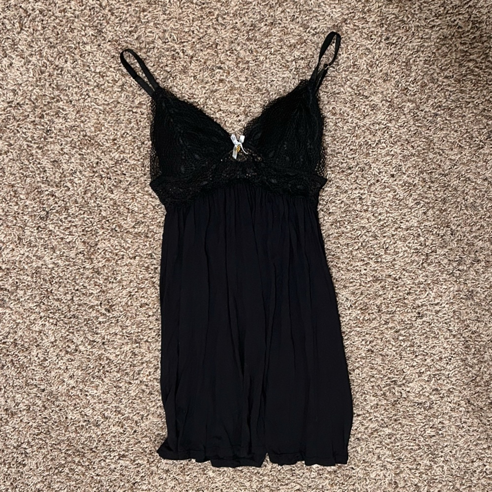Daisy Fuentes Black Lace Trim Nightgown